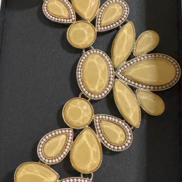 Adjustable Statement Bib Necklace in Blush - Picture 4 of 6